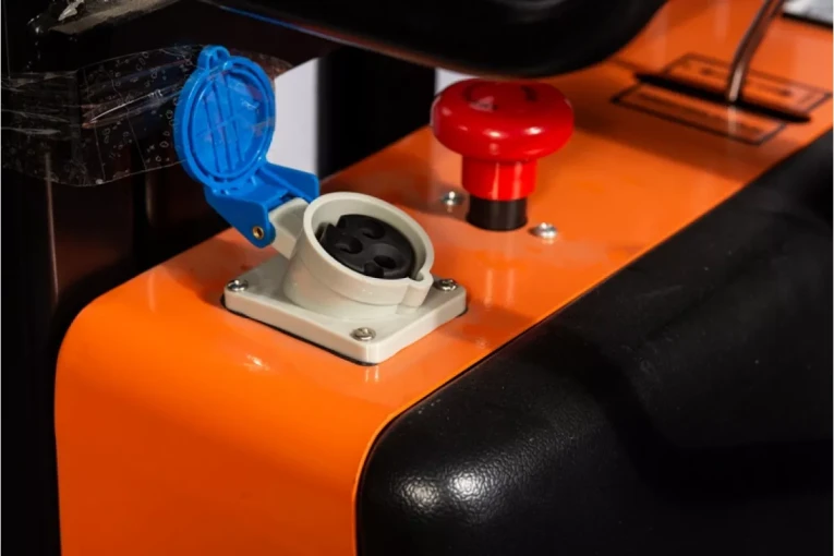 Штабелер с электроподъемом 1 т - 2 м Вилы: 1100 , Гелевая АКБ, SPN1020 SIBLINE купить в Петрозаводске Штабелер с электроподъемом 1 т - 2 м Вилы: 1100 , Гелевая АКБ, SPN1020 SIBLINE купить в Петрозаводске