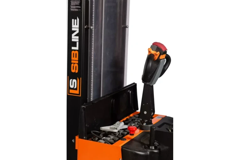 Штабелер электрический самоходный с платформой 1,5 т - 5,6 м Вилы: 1150 , АКБ Свинцово - кислотная, CL1556W SIBLINE купить в Петрозаводске Штабелер электрический самоходный с платформой 1,5 т - 5,6 м Вилы: 1150 , АКБ Свинцово - кислотная, CL1556W SIBLINE купить в Петрозаводске