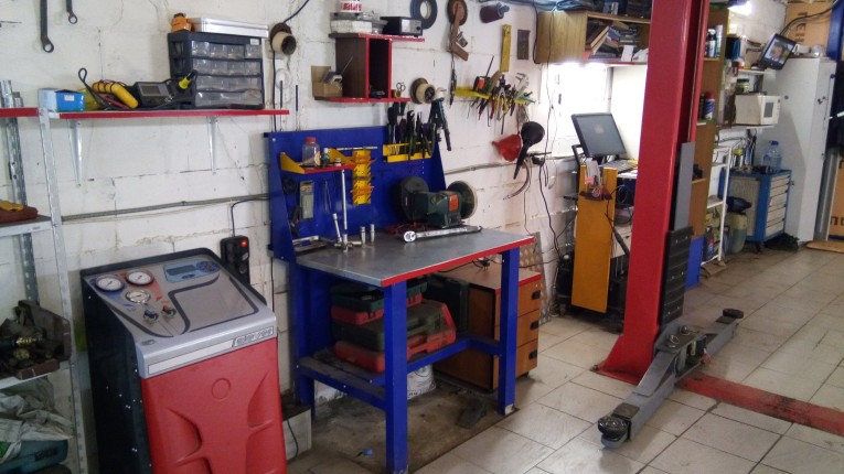 Верстак-стол бестумбовый ВП-1 с экраном купить в Петрозаводске