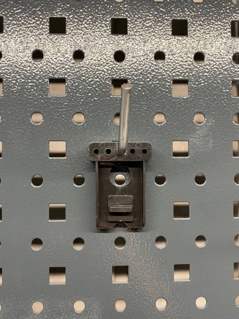 Крючок наклонный 50 мм купить в Петрозаводске