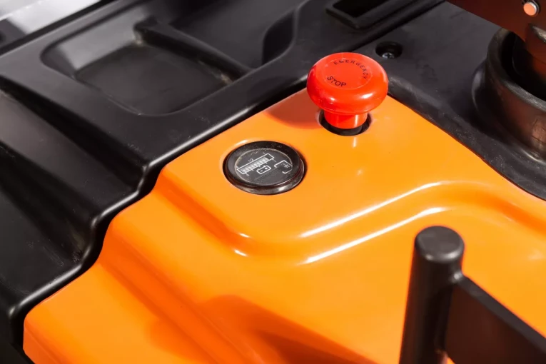 Штабелер электрический самоходный 1,6 т - 3 м Вилы: 1150 , АКБ Свинцово - кислотная, CL1630GA SIBLINE купить в Петрозаводске Штабелер электрический самоходный 1,6 т - 3 м Вилы: 1150 , АКБ Свинцово - кислотная, CL1630GA SIBLINE купить в Петрозаводске