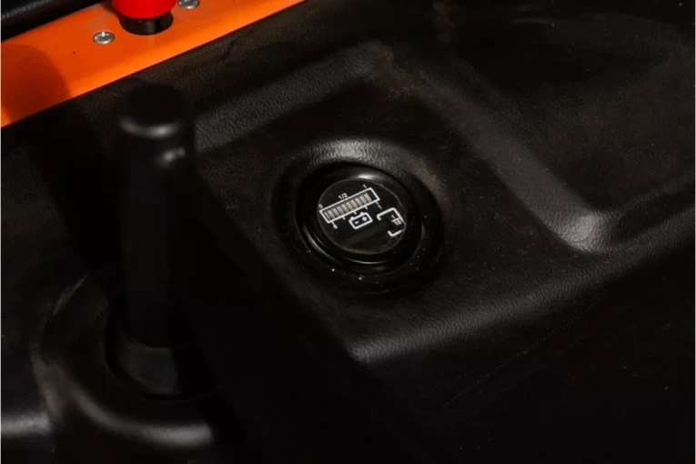 Штабелер электрический самоходный с платформой 2 т - 4,5 м Вилы: 1150 , АКБ Свинцово - кислотная, CL2045W SIBLINE купить в Петрозаводске