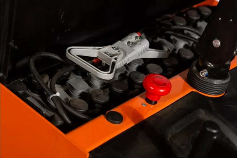 Штабелер электрический самоходный с платформой 2 т - 4,5 м Вилы: 1150 , АКБ Свинцово - кислотная, CL2045W SIBLINE купить в Петрозаводске